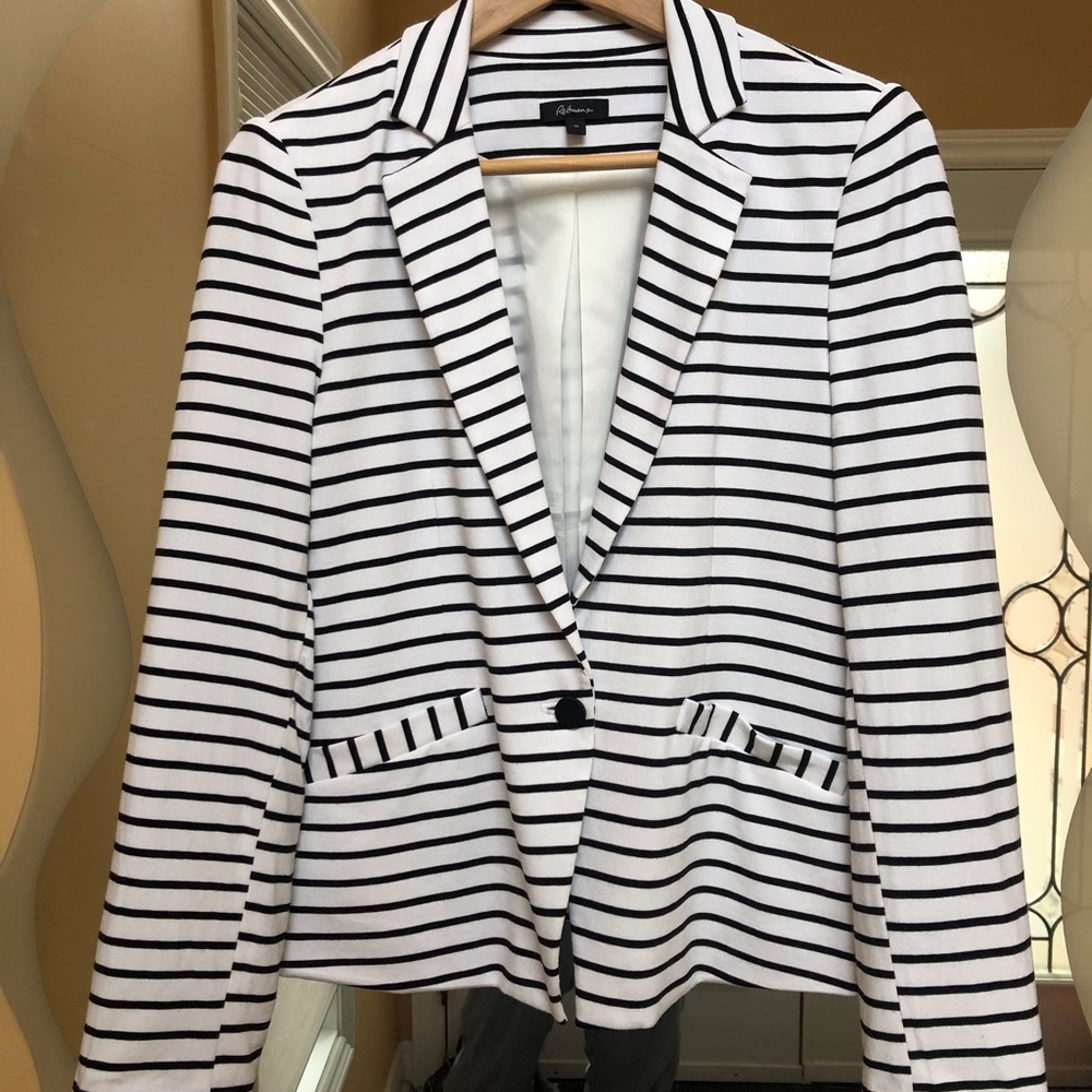 French-inspired chic black & white blazer in M 💋
